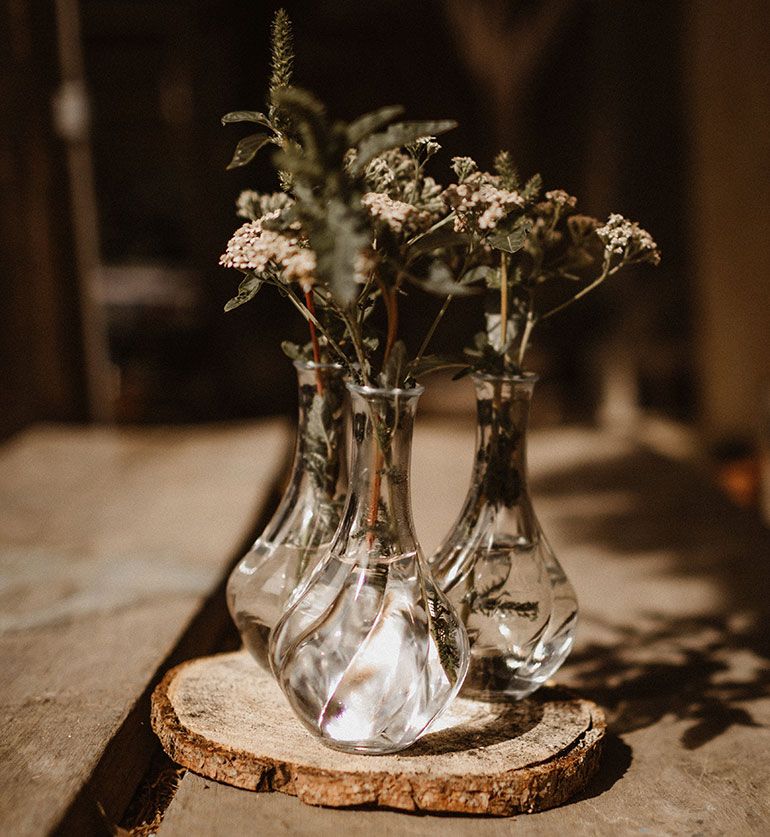 Petit contenant en verre blanc vintage