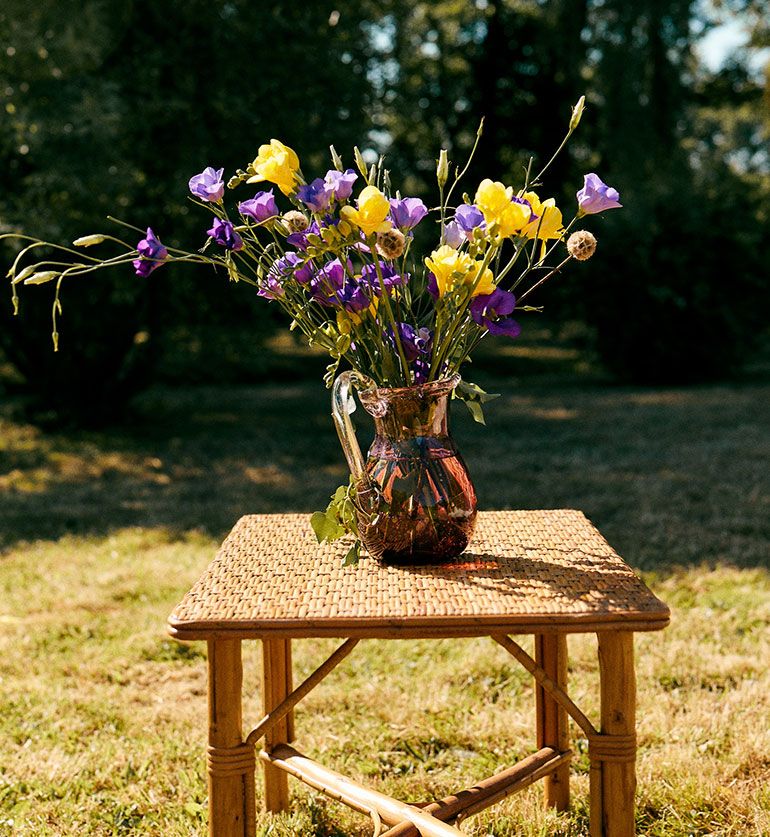 Table basse en rotin vintage